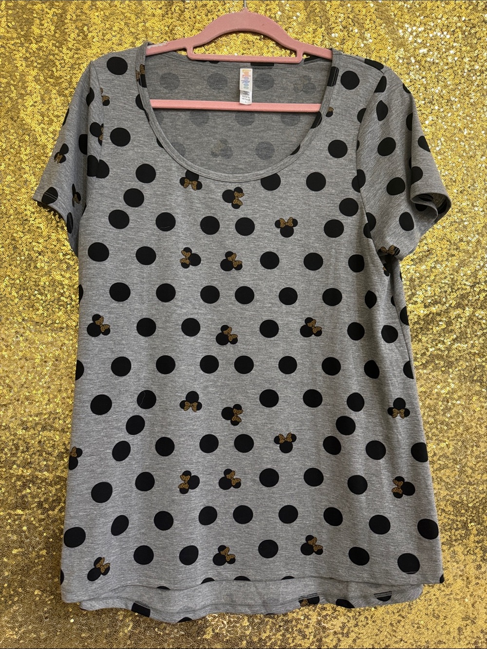Like New LulaRoe Minnie Mouse Disney Classic Tee Size Large